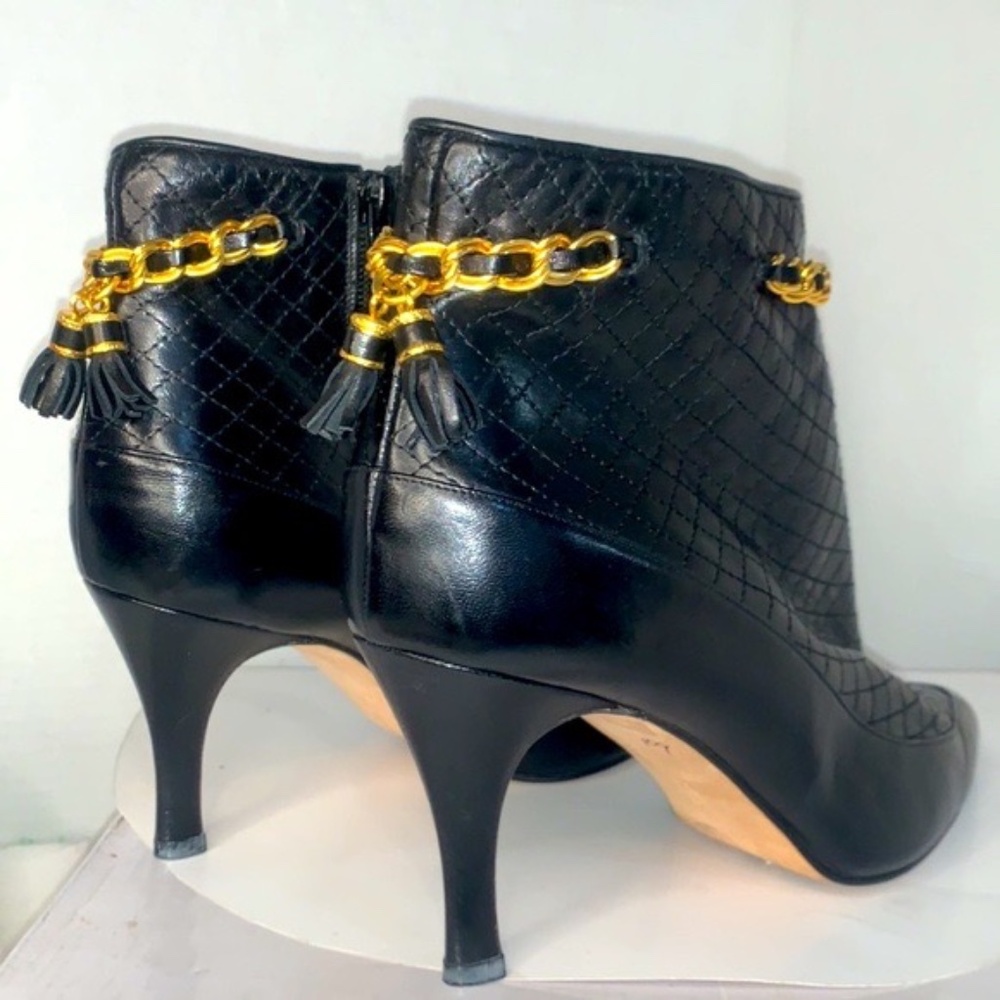 VTG BALLY SZ 9 ITALIAN QUILTED BLACK LEATHER HEELED BOOTIES ZIP UP GOLD TASSELS